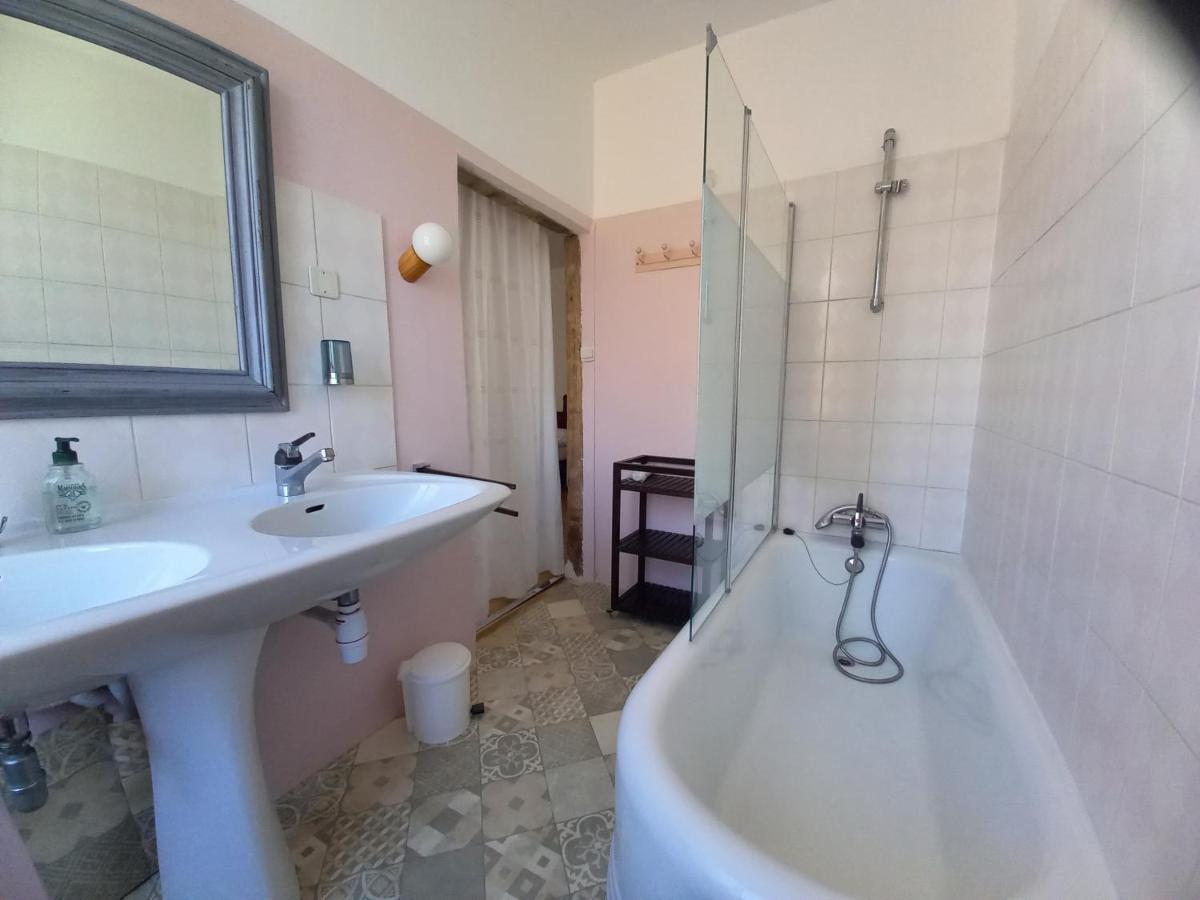 Maison Violette En Berry Aigurande Exteriör bild
