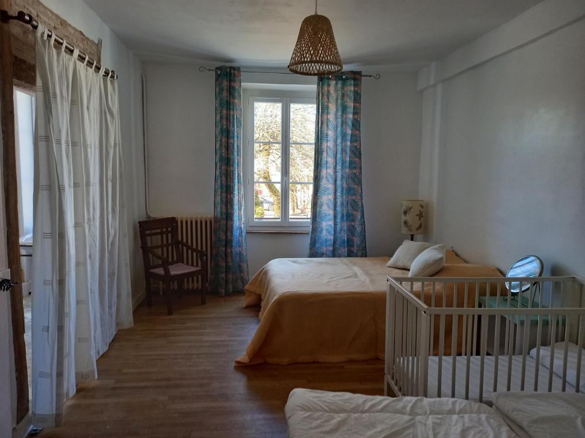 Maison Violette En Berry Aigurande Exteriör bild